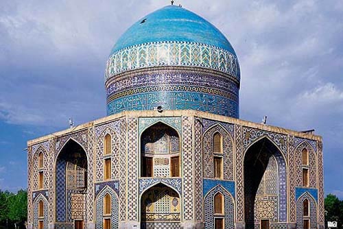 دانلود مقاله با عنوان انواع کاشی کاری در معماری اسلامی